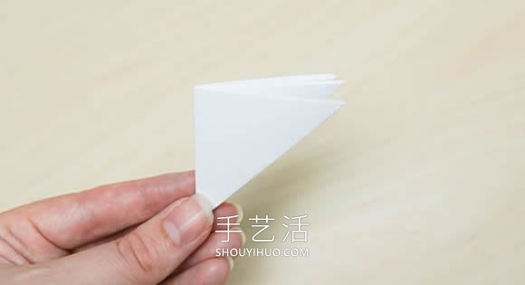 VHS磁帶手工制作漂亮玫瑰花的做法圖解教程 -  rpnrmr.com