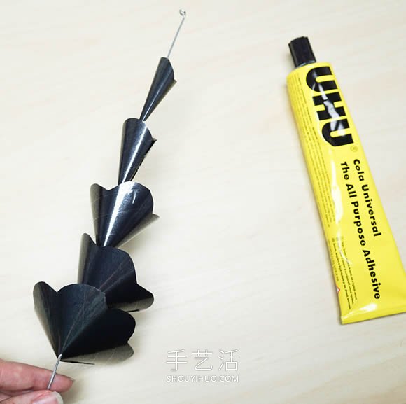 VHS磁帶手工制作漂亮玫瑰花的做法圖解教程 -  rpnrmr.com