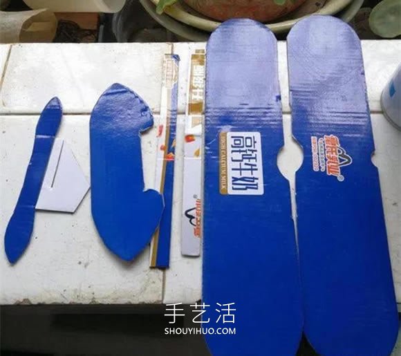 簡單易拉罐廢物利用 自制飛機模型的方法  -  rpnrmr.com
