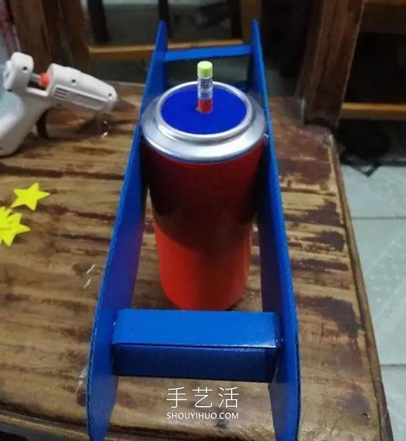 簡單易拉罐廢物利用 自制飛機模型的方法  -  rpnrmr.com