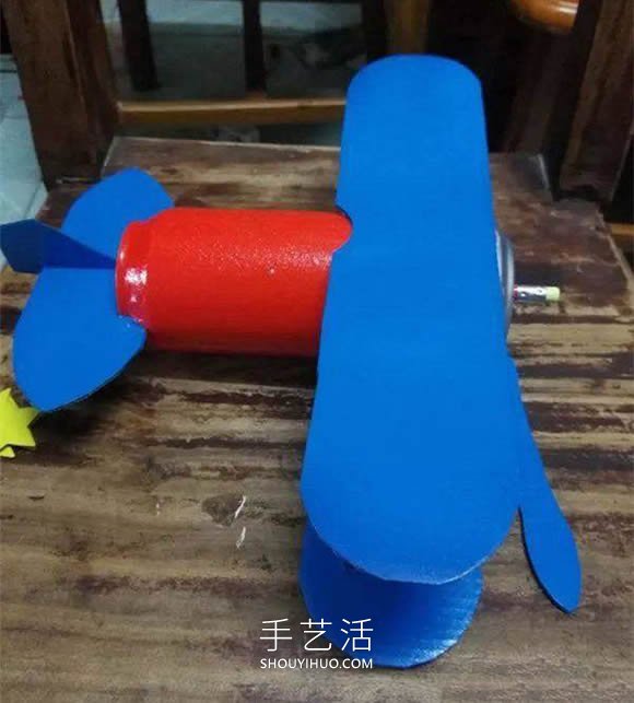 簡單易拉罐廢物利用 自制飛機模型的方法  -  rpnrmr.com