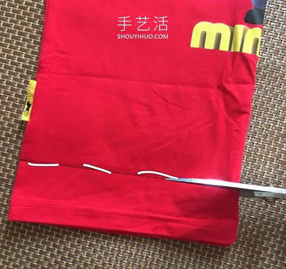 舊T恤改造帶流蘇性感背心的做法教程 -  rpnrmr.com