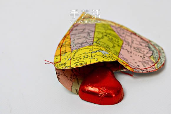 舊地圖手工制作情人節(jié)愛(ài)心禮品袋的做法教程 -  rpnrmr.com