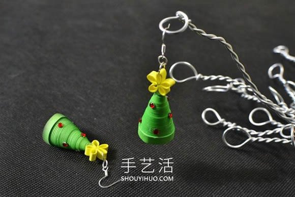 簡單又有創(chuàng)意！衍紙圣誕樹耳環(huán)的制作方法 -  rpnrmr.com