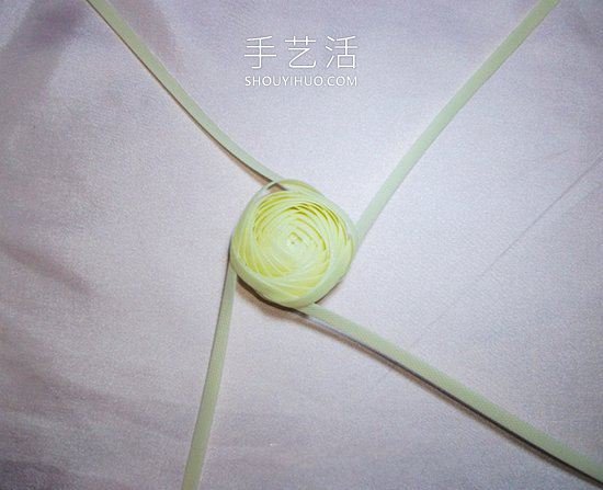 塑料包裝帶編織玫瑰花的方法圖解教程 -  rpnrmr.com