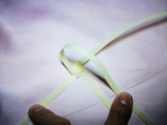 塑料包裝帶編織玫瑰花的方法圖解教程 -  rpnrmr.com
