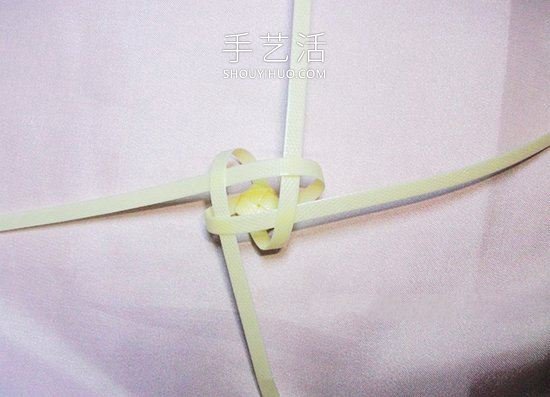塑料包裝帶編織玫瑰花的方法圖解教程 -  rpnrmr.com