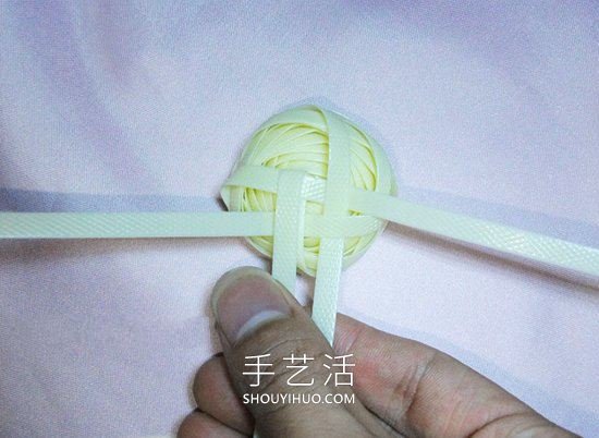 塑料包裝帶編織玫瑰花的方法圖解教程 -  rpnrmr.com