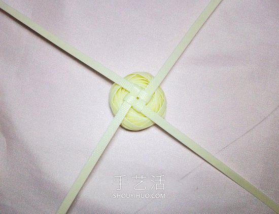 塑料包裝帶編織玫瑰花的方法圖解教程 -  rpnrmr.com