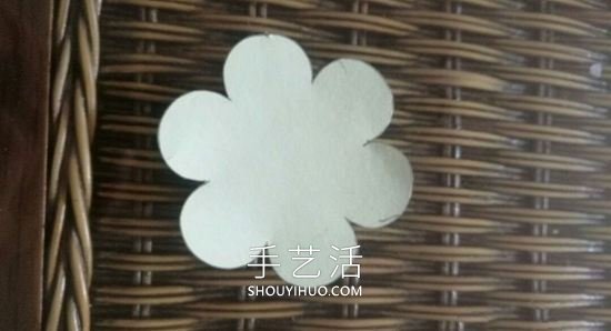剪紙制作過年時春字掛飾的做法教程 -  rpnrmr.com