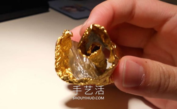 巧克力包裝紙手工制作金色玫瑰花的做法教程 -  rpnrmr.com