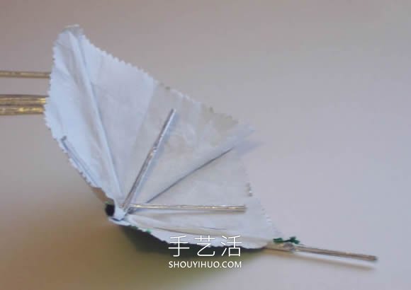 口香糖包裝紙廢物利用 自制小雨傘的方法圖解 -  rpnrmr.com