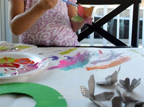 幼兒園手工制作雞蛋托彩色花環(huán)的做法教程 -  rpnrmr.com