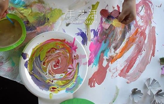 幼兒園手工制作雞蛋托彩色花環(huán)的做法教程 -  rpnrmr.com