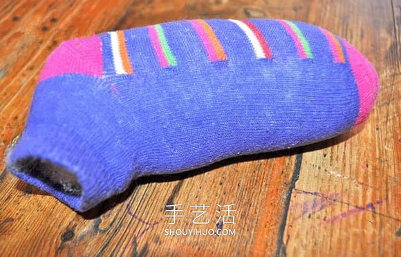 幼兒用襪子手工制作小馬玩具的做法教程 -  rpnrmr.com