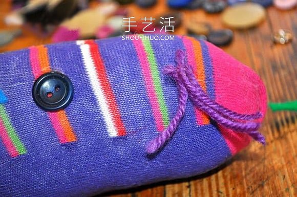 幼兒用襪子手工制作小馬玩具的做法教程 -  rpnrmr.com