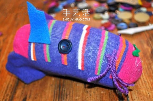 幼兒用襪子手工制作小馬玩具的做法教程 -  rpnrmr.com