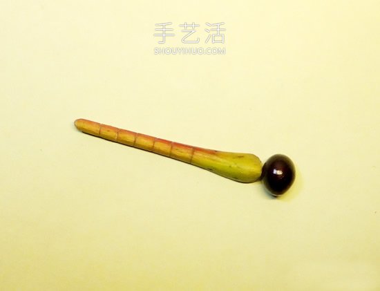 巧用樹葉、桂圓核做創(chuàng)意蜻蜓 -  rpnrmr.com