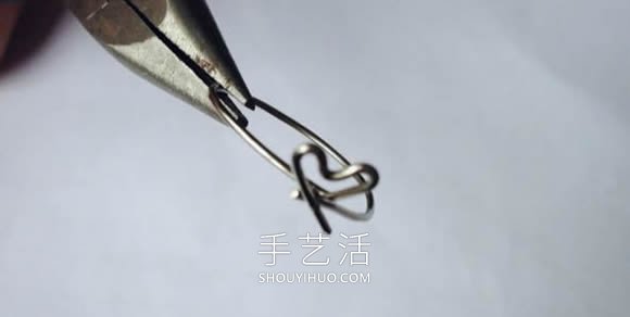 自制回形針愛(ài)心戒指的方法圖解教程 -  rpnrmr.com