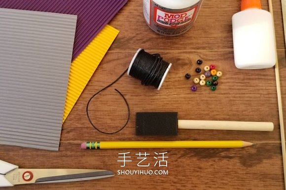 自制瓦楞紙串珠手鏈的方法圖解教程 -  rpnrmr.com