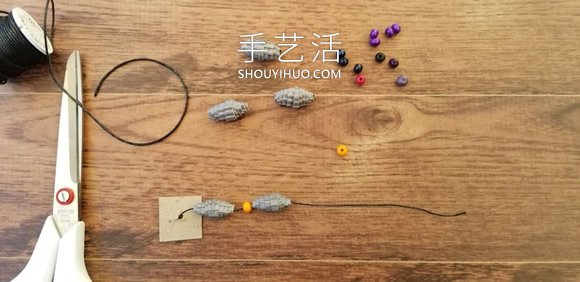 自制瓦楞紙串珠手鏈的方法圖解教程 -  rpnrmr.com