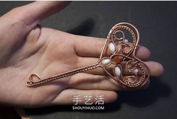 銅線手工制作愛心鑰匙吊墜的做法教程 -  rpnrmr.com