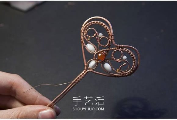 銅線手工制作愛心鑰匙吊墜的做法教程 -  rpnrmr.com
