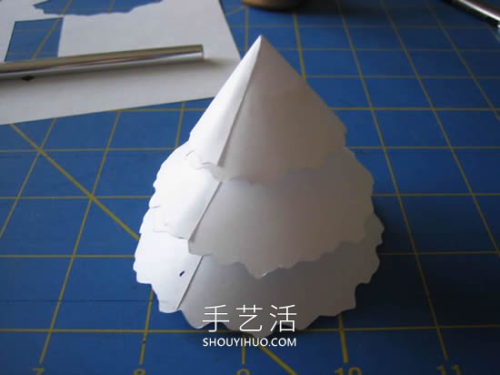 簡單自制立體紙圣誕樹的方法圖解教程 -  rpnrmr.com