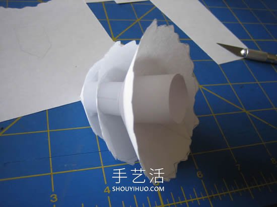 簡單自制立體紙圣誕樹的方法圖解教程 -  rpnrmr.com