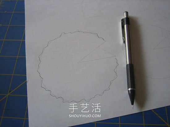 簡單自制立體紙圣誕樹的方法圖解教程 -  rpnrmr.com