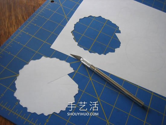 簡單自制立體紙圣誕樹的方法圖解教程 -  rpnrmr.com