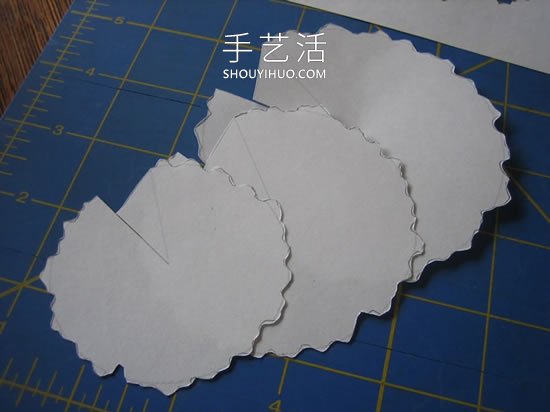 簡單自制立體紙圣誕樹的方法圖解教程 -  rpnrmr.com
