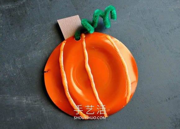 自制萬圣節(jié)塑料杯南瓜燈的方法圖解教程 -  rpnrmr.com