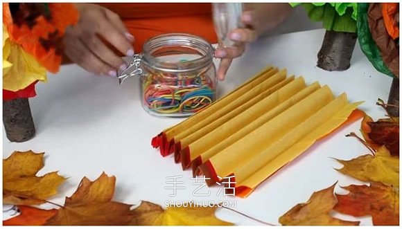 幼兒用皺紋紙手工制作秋天大樹的做法教程 -  rpnrmr.com