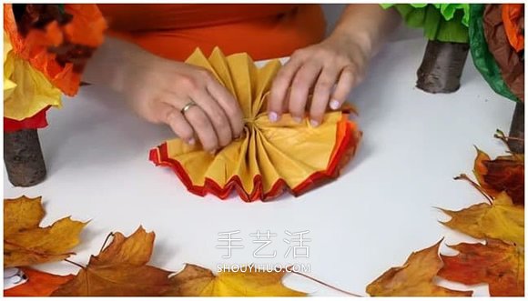 幼兒用皺紋紙手工制作秋天大樹的做法教程 -  rpnrmr.com