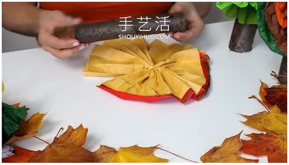 幼兒用皺紋紙手工制作秋天大樹的做法教程 -  rpnrmr.com