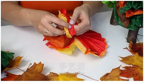 幼兒用皺紋紙手工制作秋天大樹的做法教程 -  rpnrmr.com