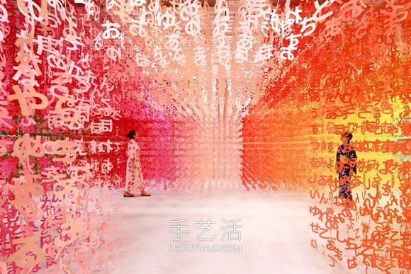 14萬個日文平假名紙片！制作出夢幻彩虹隧道 -  rpnrmr.com