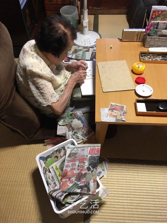 90歲老奶奶手撕報(bào)紙做拼貼畫！展現(xiàn)平淡幸福 -  rpnrmr.com