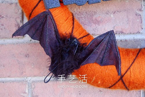 簡(jiǎn)單自制萬(wàn)圣節(jié)花環(huán)裝飾的方法圖解教程 -  rpnrmr.com