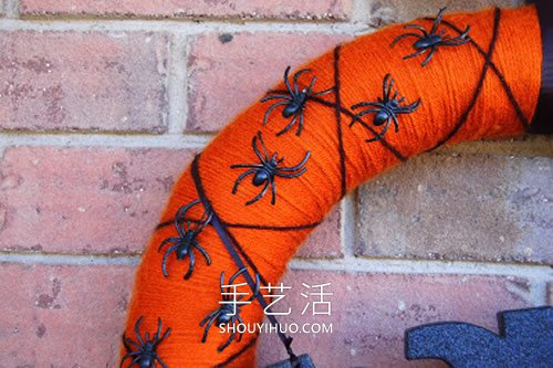 簡(jiǎn)單自制萬(wàn)圣節(jié)花環(huán)裝飾的方法圖解教程 -  rpnrmr.com