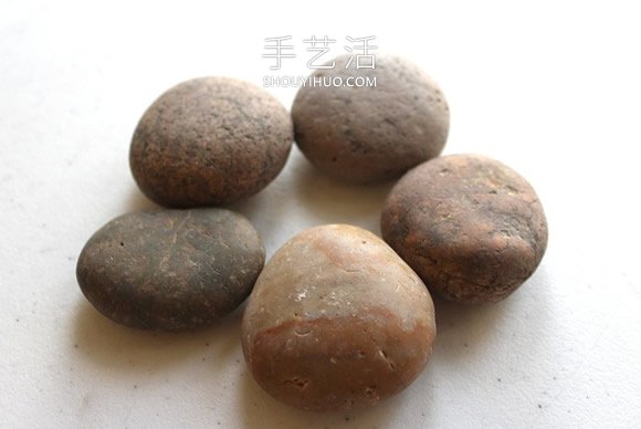 鵝卵石手工制作鎮(zhèn)紙的做法教程 -  rpnrmr.com