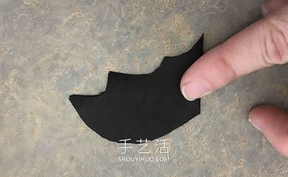 幼兒園手工制作萬圣節(jié)蝙蝠墻飾的做法教程 -  rpnrmr.com