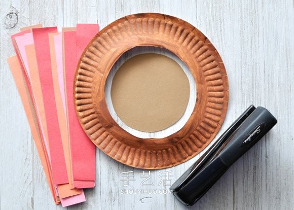 幼兒手工制作紙盤火雞花環(huán)的做法教程 -  rpnrmr.com