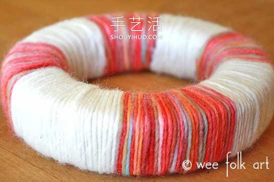 海綿上纏繞紗線 制作漂亮節(jié)日裝飾燭臺(tái)！ -  rpnrmr.com