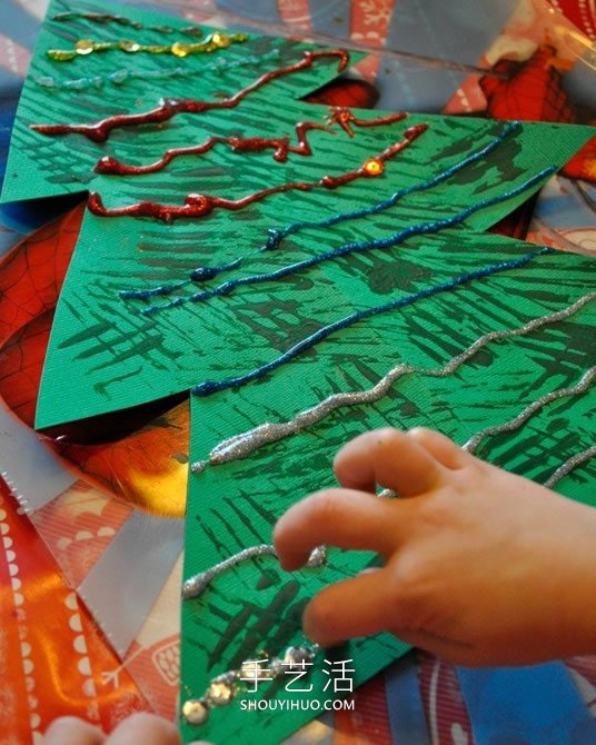 幼兒園手工制作卡紙圣誕樹(shù)的做法簡(jiǎn)單又好玩 -  rpnrmr.com