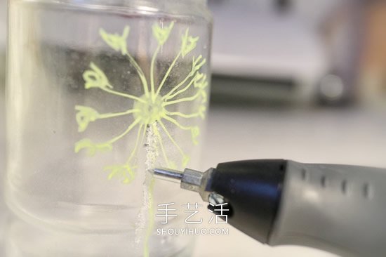 玻璃瓶廢物利用DIY制作蒲公英燭臺的做法教程 -  rpnrmr.com