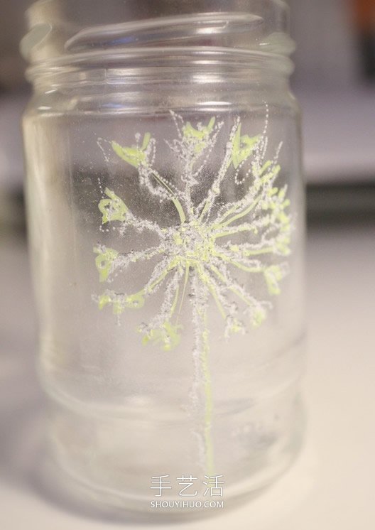 玻璃瓶廢物利用DIY制作蒲公英燭臺的做法教程 -  rpnrmr.com