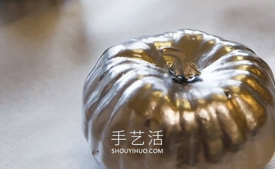 噴漆制作金色和銀色南瓜裝飾品的做法教程 -  rpnrmr.com