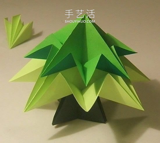簡(jiǎn)單折紙立體圣誕樹的折法詳細(xì)步驟圖 -  rpnrmr.com